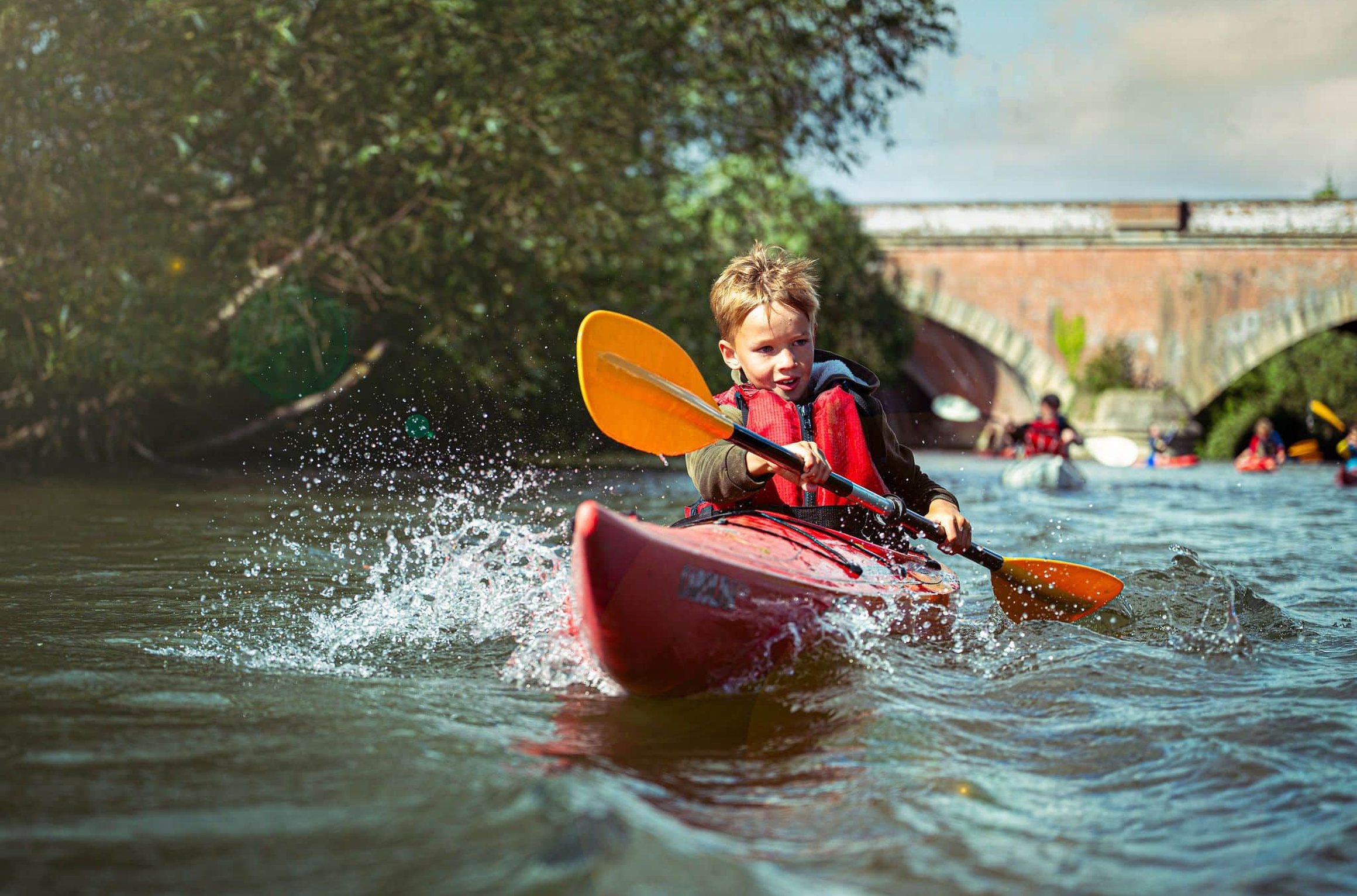 Pupils kayaking on the Thames at Moulsford